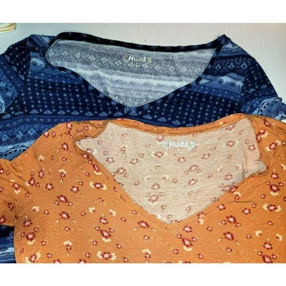 Two (2) Mudd Asymmetric Lightweight T-shirts - Size Small - Picture 1 of 16